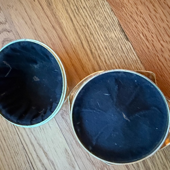 Silver Rose-Shaped Trinket Box - Picture 7 of 7